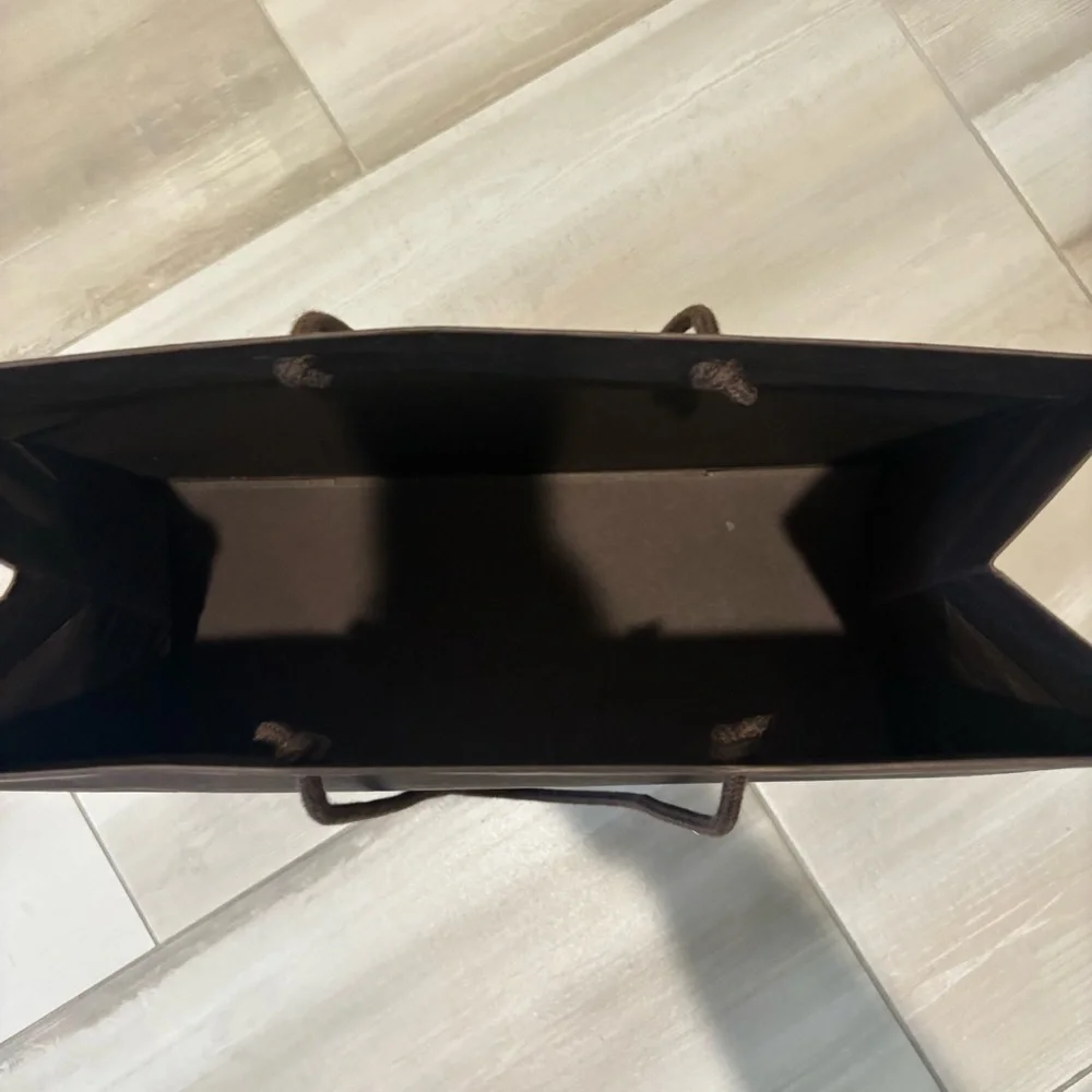 Gucci paper shopping